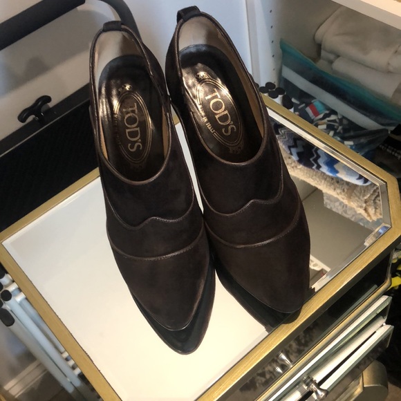 Tods Suede Shoes - Picture 2 of 7